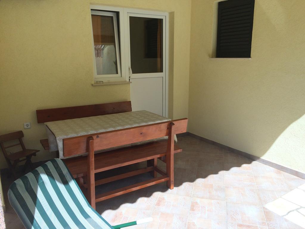 Apartment Kolundzic Novi Vinodolski Habitación foto