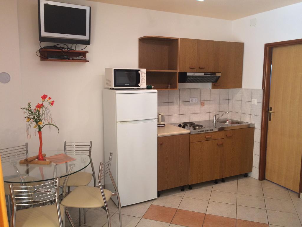 Apartment Kolundzic Novi Vinodolski Habitación foto