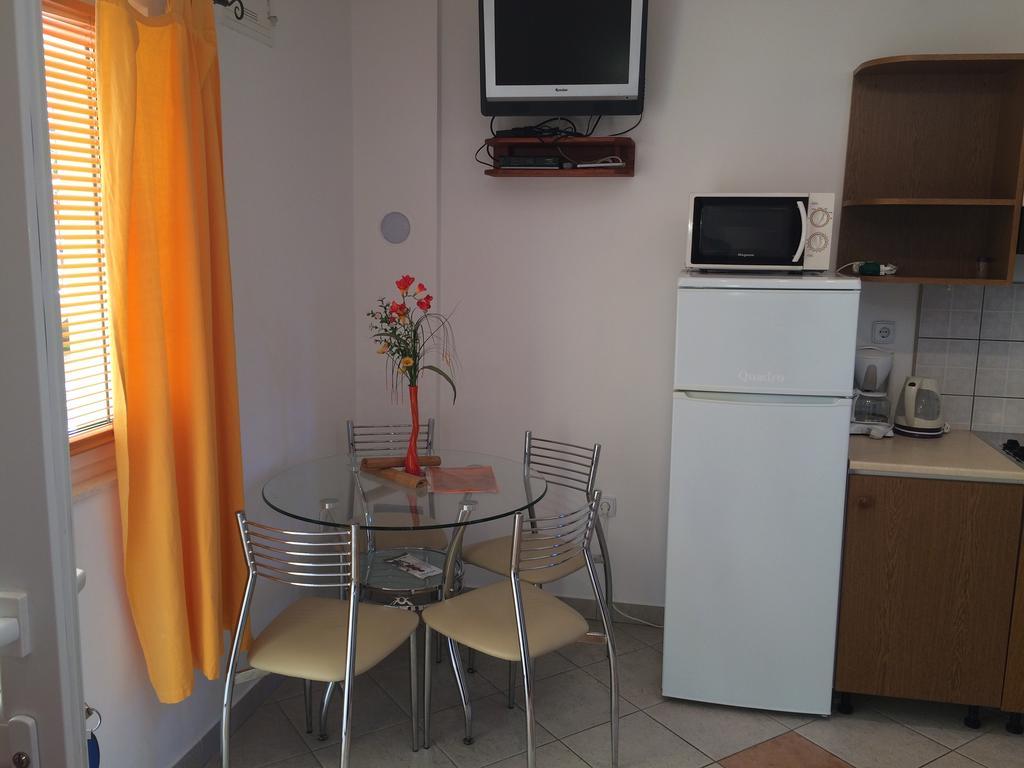 Apartment Kolundzic Novi Vinodolski Habitación foto