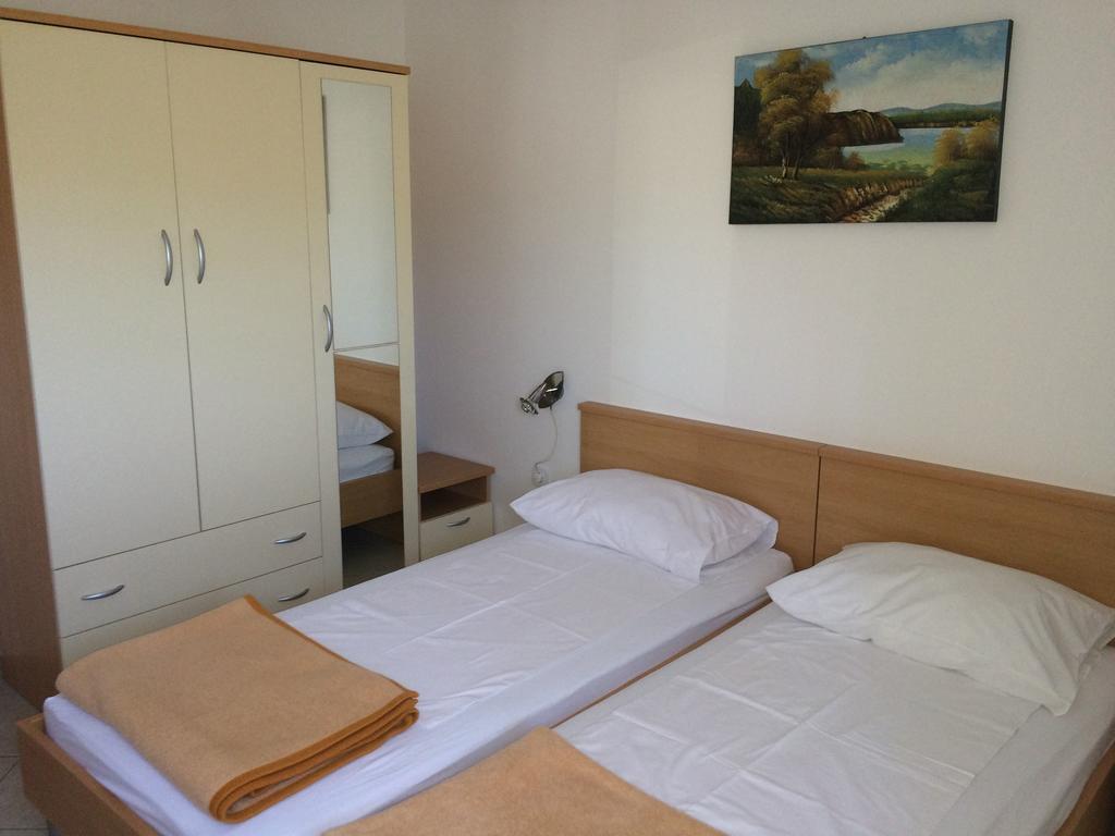 Apartment Kolundzic Novi Vinodolski Habitación foto