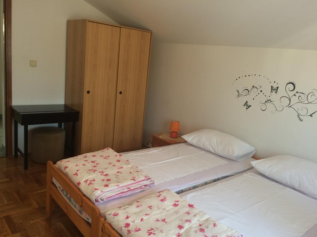 Apartment Kolundzic Novi Vinodolski Habitación foto